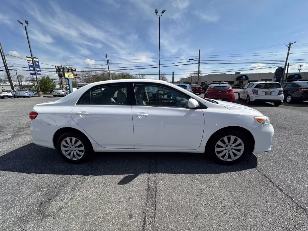 2013 Toyota Corolla - 2T1BU4EE5DC118257 - Image #3